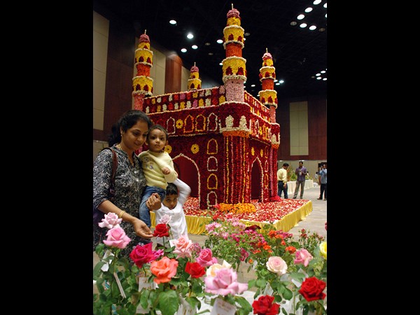 హైటెక్స్‌లోని హెచ్‌ఐసీసీలో గులాబీ షో... 