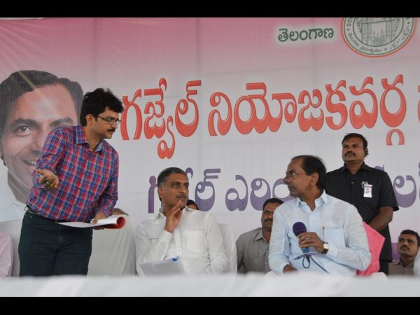  గజ్వెల్‌లో కేసీఆర్