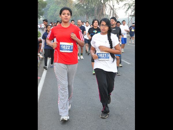  జెండా ఊపి 10కే రన్‌‌ను ప్రారంభించిన మిల్కా సింగ్