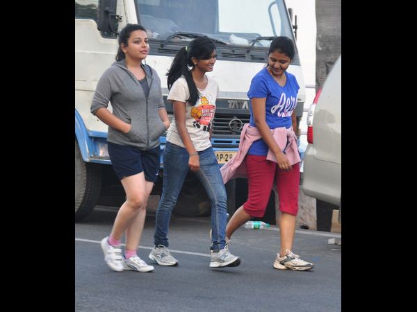  జెండా ఊపి 10కే రన్‌‌ను ప్రారంభించిన మిల్కా సింగ్