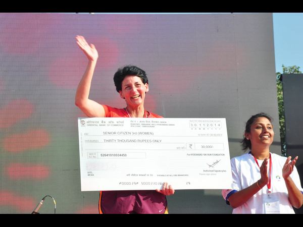  జెండా ఊపి 10కే రన్‌‌ను ప్రారంభించిన మిల్కా సింగ్