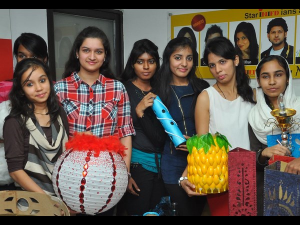అలరించిన ముందస్తు ఫ్యాషన్ షో