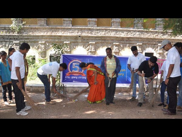  5వ వార్షికోత్సవ సందర్భంగా యూనినార్ స్వచ్ఛ భారత్