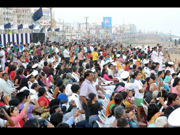 అబ్బురపరచిన నేవీ డే రిహార్సల్స్‌