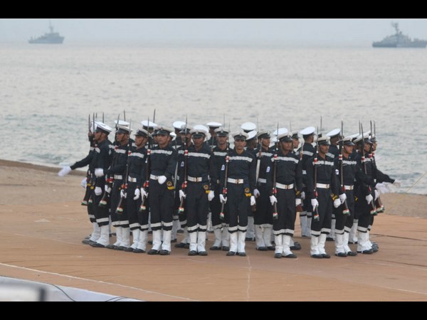  అబ్బురపరచిన నేవీ డే రిహార్సల్స్‌