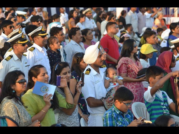  అబ్బురపరచిన నేవీ డే రిహార్సల్స్‌