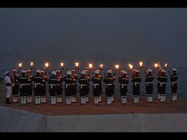 అబ్బురపరచిన నేవీ డే రిహార్సల్స్‌