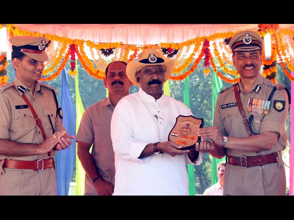  నాయిని
