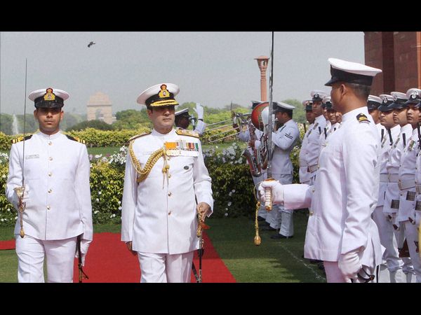  జీహాదీల చేతుల్లోకి పాకిస్ధాన్ యుద్ధ నౌకలు...! 