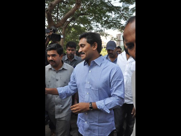 వైయస్ జగన్ వైయస్ జగన్