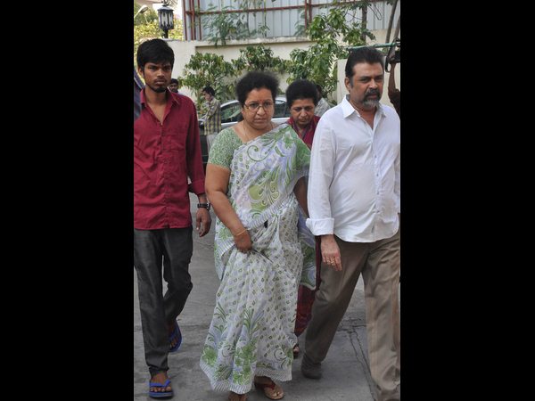 కుటుంబ సభ్యులు కుటుంబ సభ్యులు