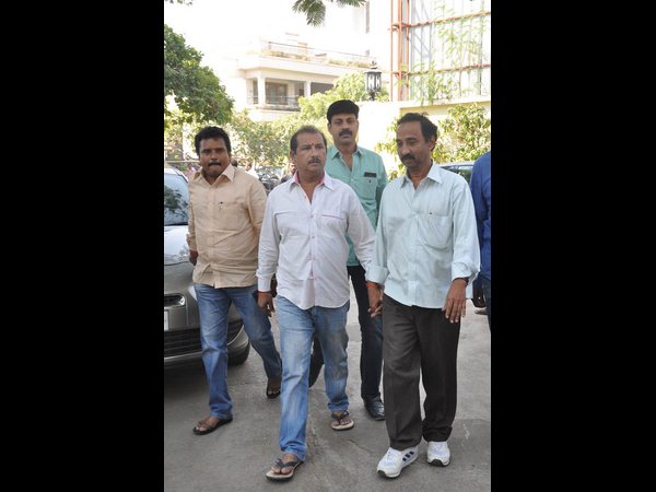 కుటుంబ సభ్యులు కుటుంబ సభ్యులు