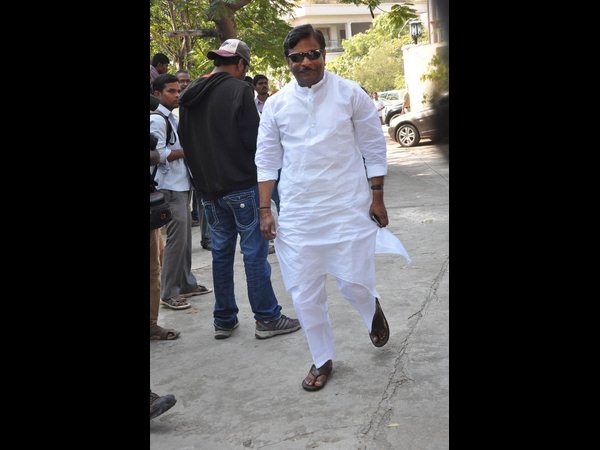 నివాళి నివాళి