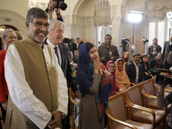  నోబెల్ శాంతి బహుమతి సమావేశంలో పాల్గొన్న సత్యార్థి, మలాలా