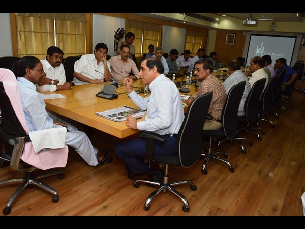 Photos: KCR REVIEW ON HDERABAD