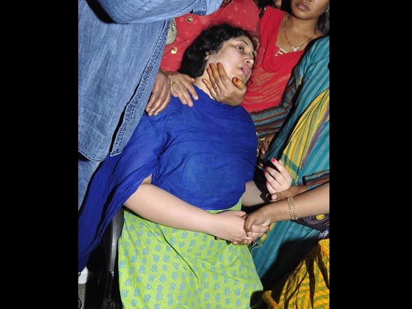 Chakri's wife cries for him Chakri's wife cries for him