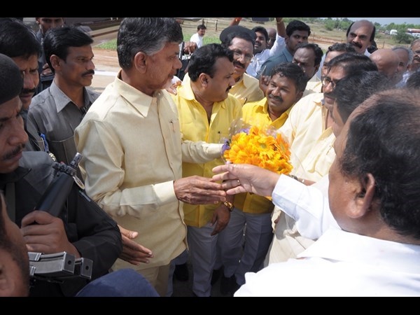 కొండపిలో చంద్రబాబు