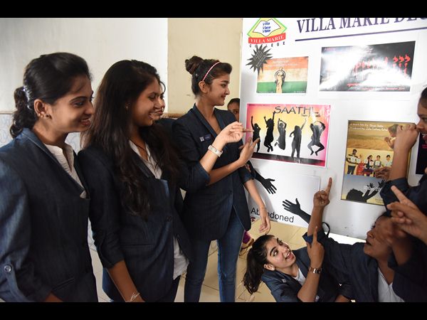  విల్లా మేరీ కాలేజిలో ఉత్సాహంగా 