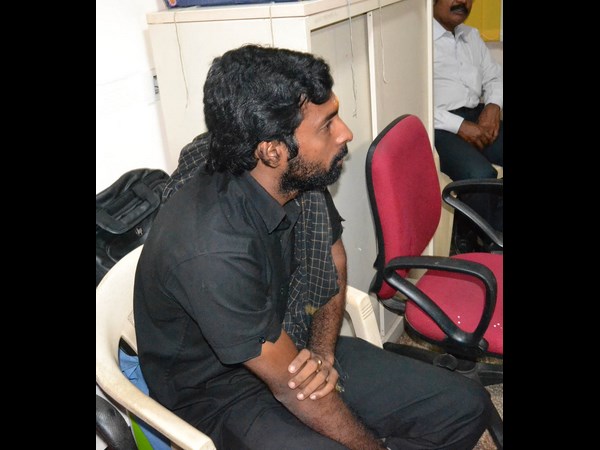 ఏసీబీకి చిక్కిన జీవీఎంసీ ఐటీ అధికారి