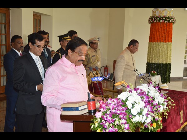 తుమ్మల ప్రమాణం