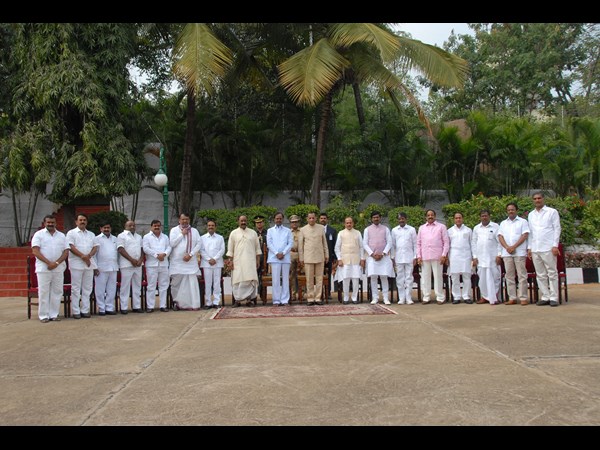 మంత్రులతో కెసిఆర్