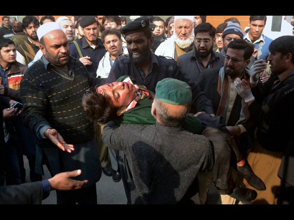 ఆర్మీ స్కూలుపై తాలిబన్ల దాడి