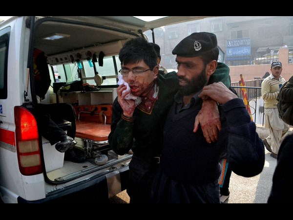 ఆర్మీ స్కూలుపై తాలిబన్ల దాడి