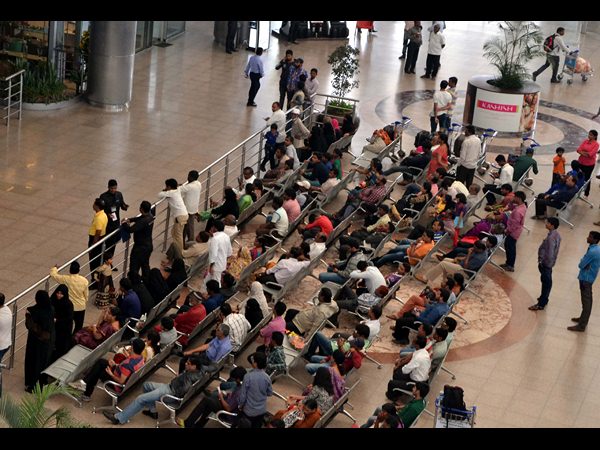  ఇంధన సరఫరా నిలిపివేత... నిలిచిన స్పైస్‌జెట్