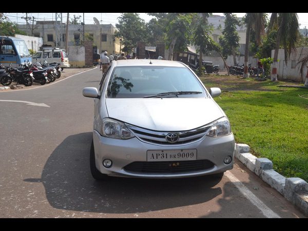 స్వాధీనం చేసుకున్న కారు