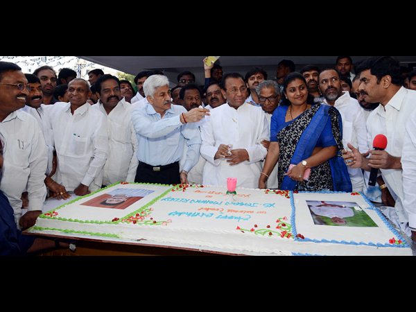 జగన్ పుట్టిన రోజు వేడుక