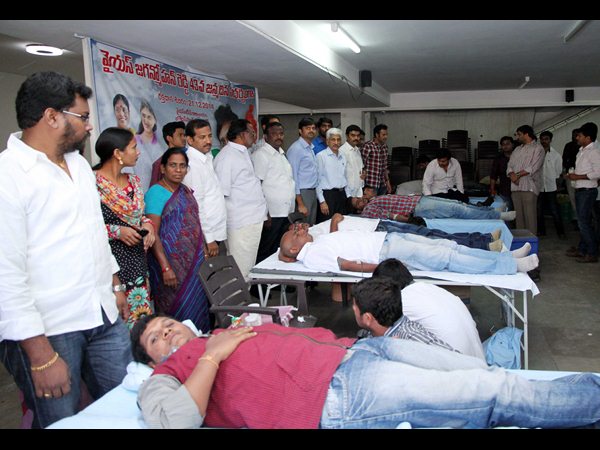 జగన్ పుట్టిన రోజు వేడుక