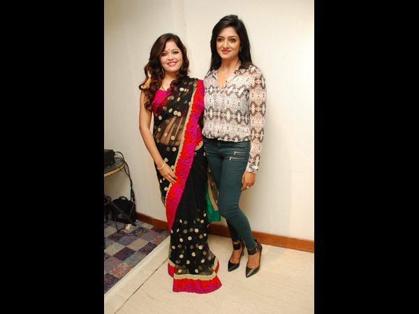  రాధా వల్లూరి 