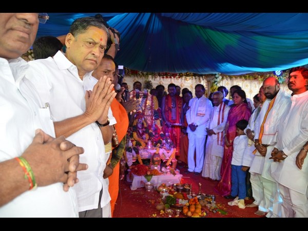 మల్లన్న సేవలో..