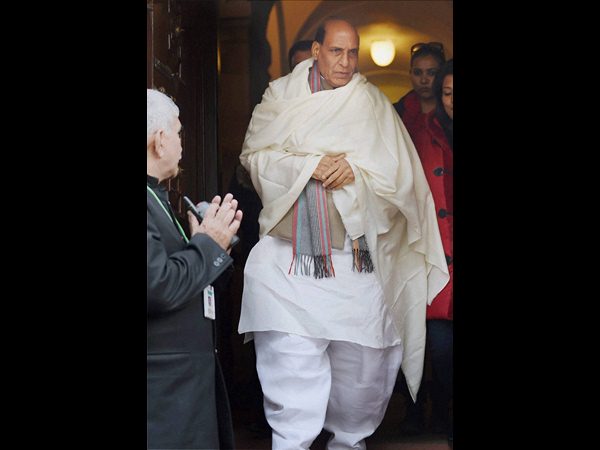 ఢిల్లీలో దట్టమైన పొగమంచు