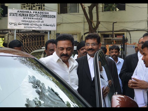  హెచ్‌ఆర్సీలో భూమా, పోలీసులపై ఫిర్యాదు 