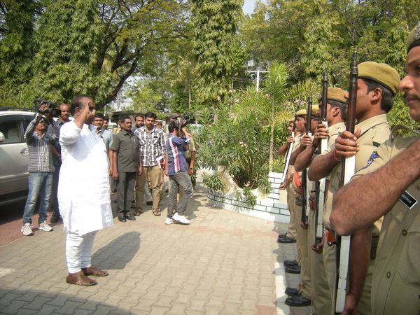 అధికారిక వందనం