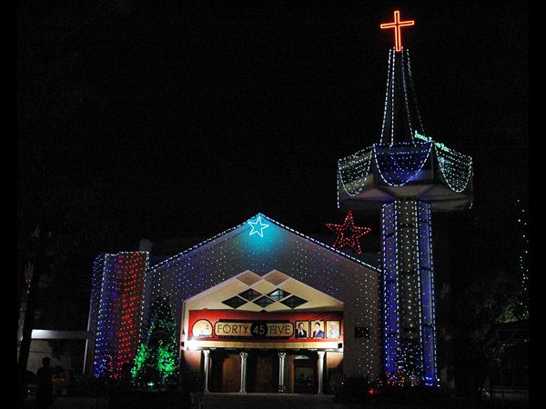  తెలుగు రాష్ట్రాల్లో ఘనంగా క్రిస్మస్ వేడుకలు