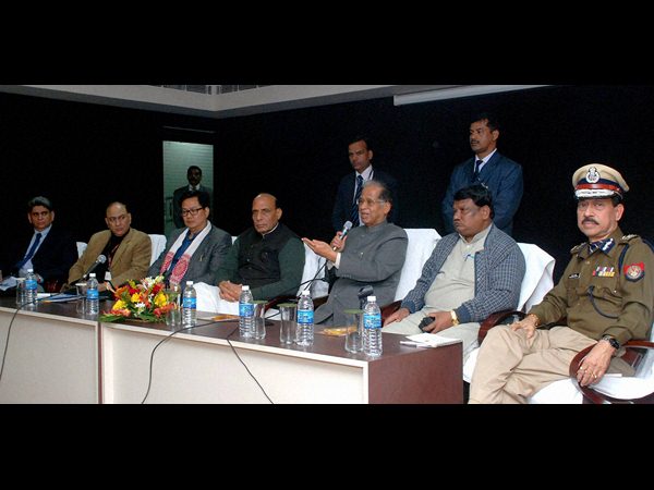  అస్సాం బాధిత కుటుంబాలకు రాజ్‌నాధ్ పరామర్శ