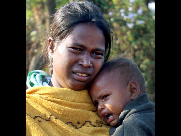  అస్సాం బాధిత కుటుంబాలకు రాజ్‌నాధ్ పరామర్శ