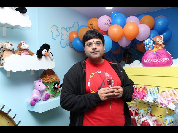 కృష్ణుడు సందడి..