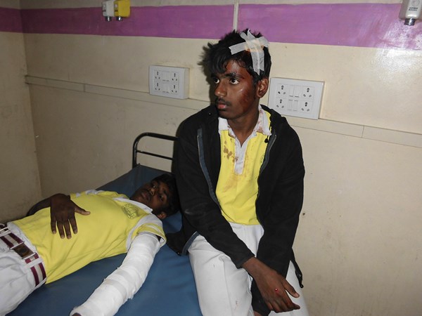 స్కూల్ బస్సు బోల్తా