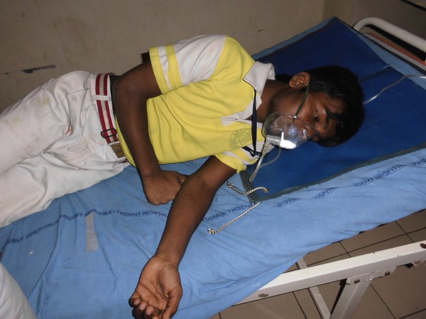 స్కూల్ బస్సు బోల్తా