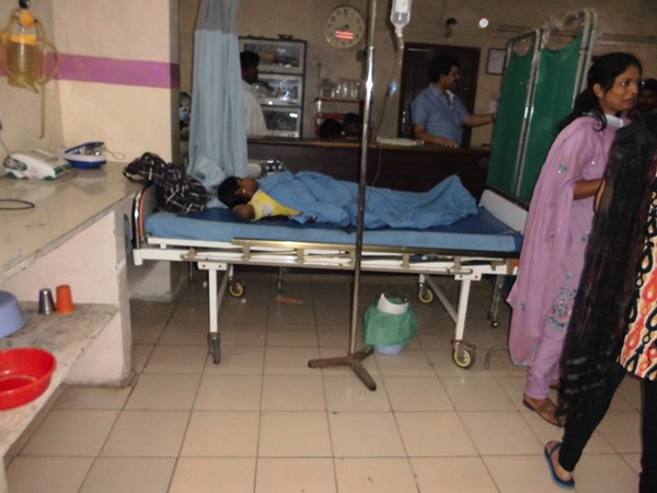 స్కూల్ బస్సు బోల్తా