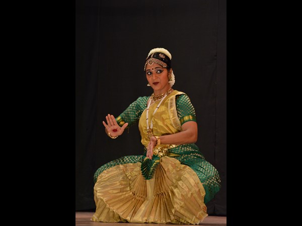 నృత్య ప్రదర్శన