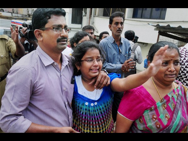  భవానీ పిల్లల రోదనలతో మిన్నంటిన ఆసుపత్రి