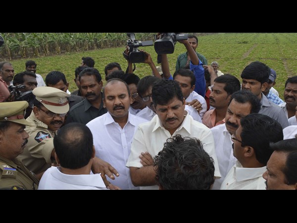 టిడిపి నేతల పరామర్శ