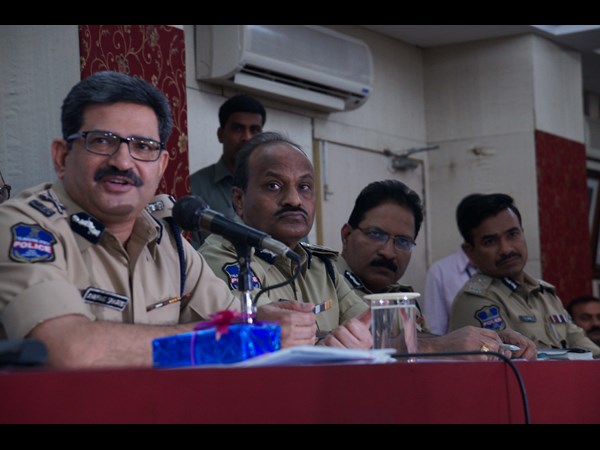 అదుపులోనే నేరాలు... మహిళలపై దాడులు తగ్గాయి: డీజీపీ