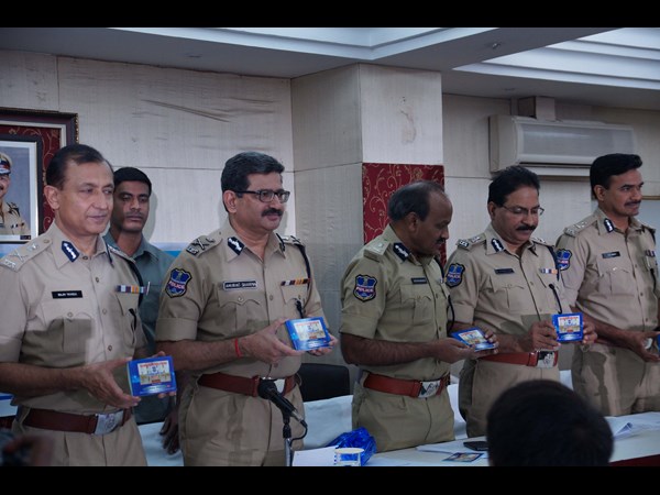  అదుపులోనే నేరాలు... మహిళలపై దాడులు తగ్గాయి: డీజీపీ