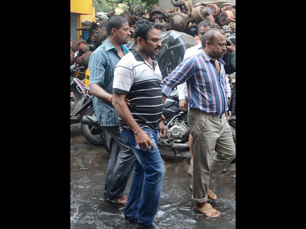  భవానీ అంత్యక్రియల్లో కన్నీరు మున్నీరైన పిల్లలు