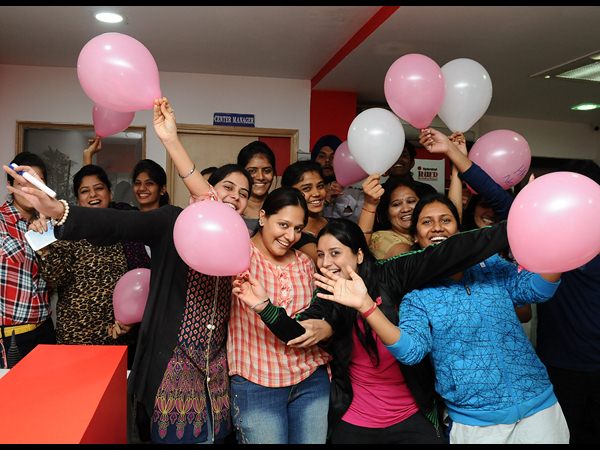 యువతుల కేరింత